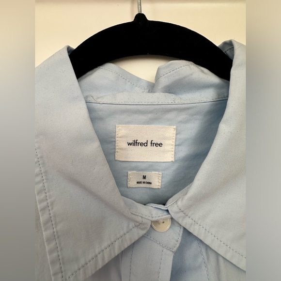 Aritzia Wilfred Free Cropped Button Down (Light Blue, Women’s Medium) - Picture 3 of 5